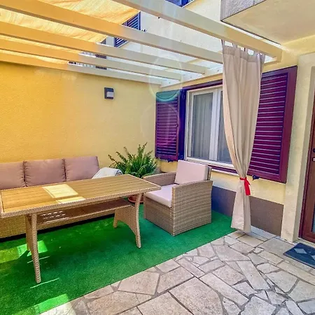 Lota Apartment *
